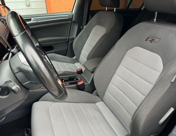Volkswagen Golf 21