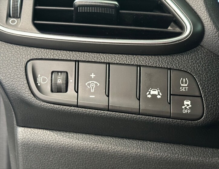 Hyundai i30 18