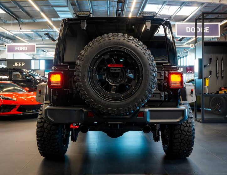 Jeep Wrangler 5