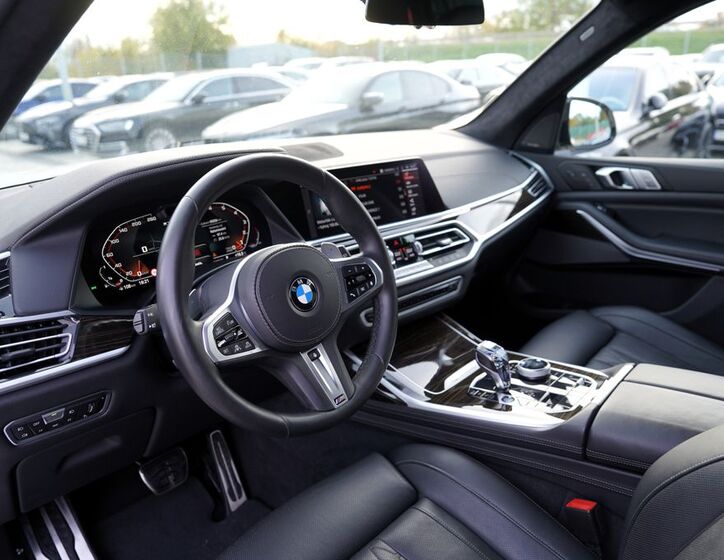 BMW X7 27