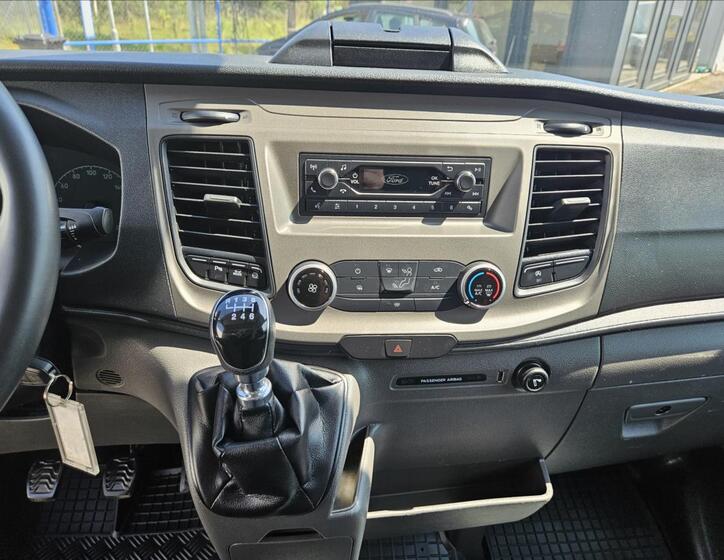 Ford Transit 12