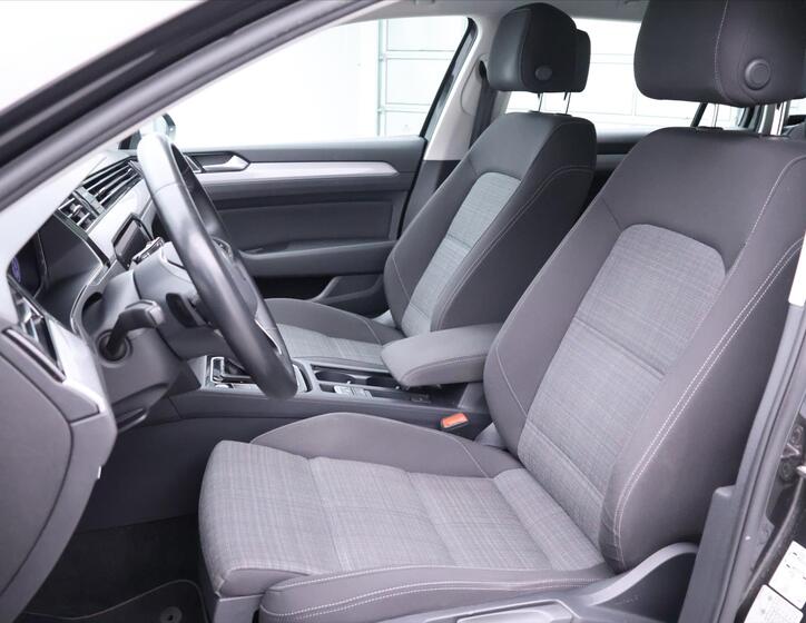 Volkswagen Passat 12