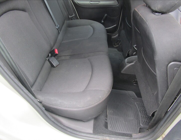 Peugeot 206 21