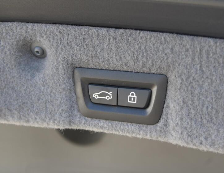 BMW Řada 7 13