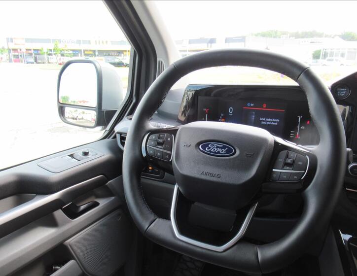 Ford Tourneo Custom 12