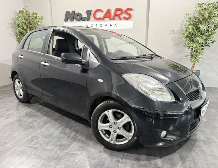 Toyota Yaris 1