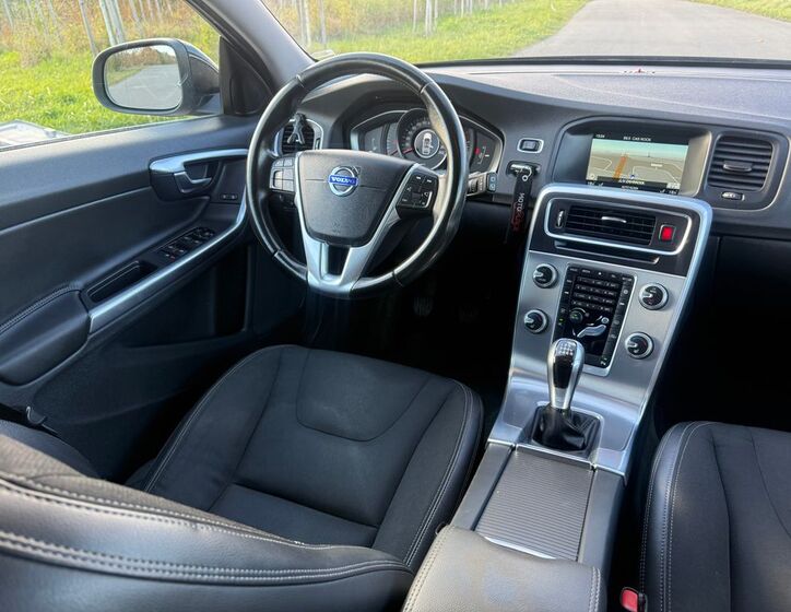 Volvo V60 12