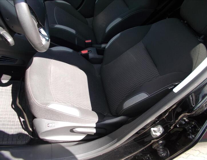 Peugeot 208 18