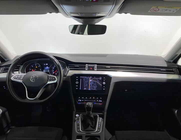 Volkswagen Passat 9