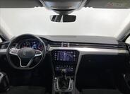 Volkswagen Passat 9