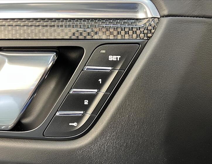 Porsche Macan 23