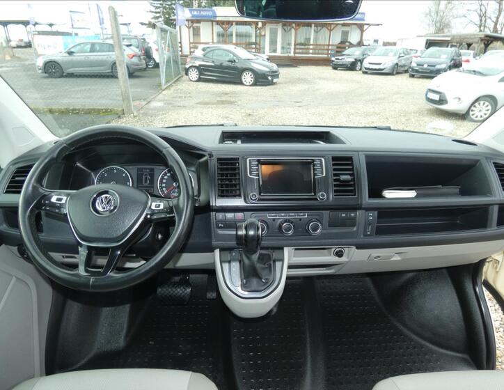 Volkswagen Caravelle 7