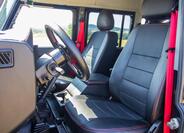 Land Rover Defender 11