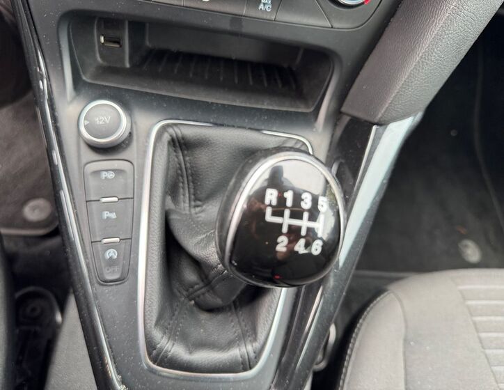 Ford Focus 13