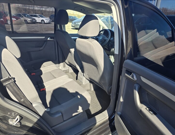 Volkswagen Touran 12