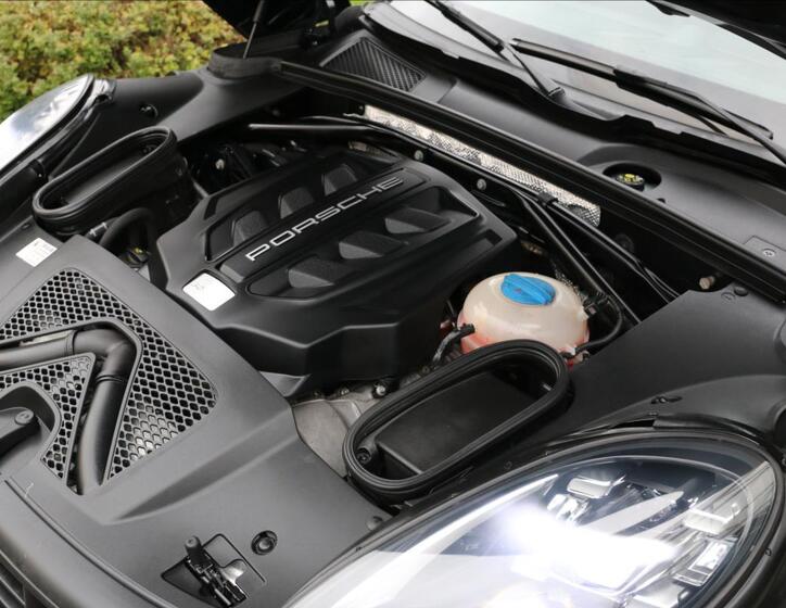Porsche Macan 59