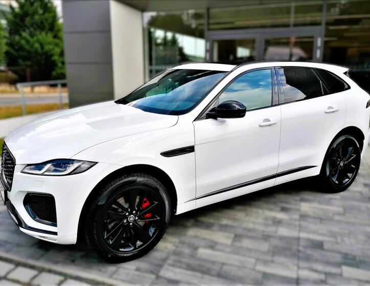 Jaguar F-Pace 2