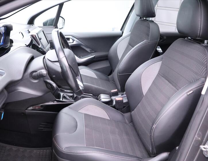 Peugeot 2008 11