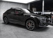 Audi Q8 4