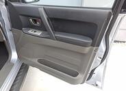 Mitsubishi Pajero 27