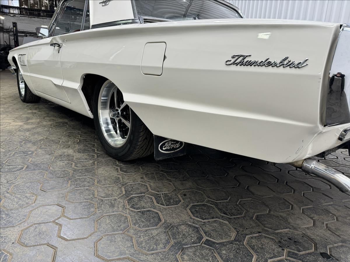 Ford Thunderbird