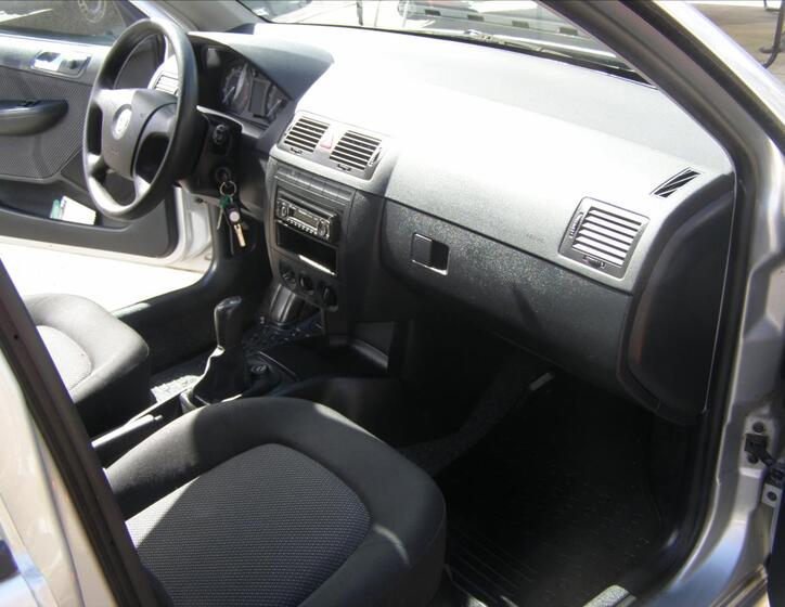 Škoda Fabia 16