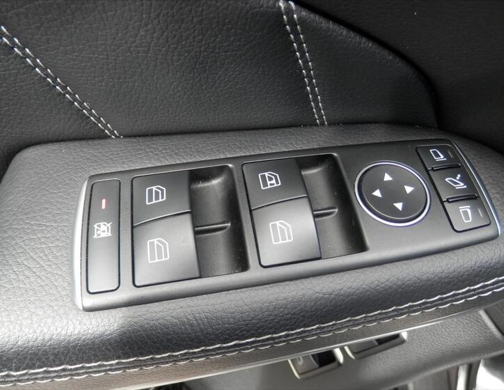 Mercedes-Benz GL 30