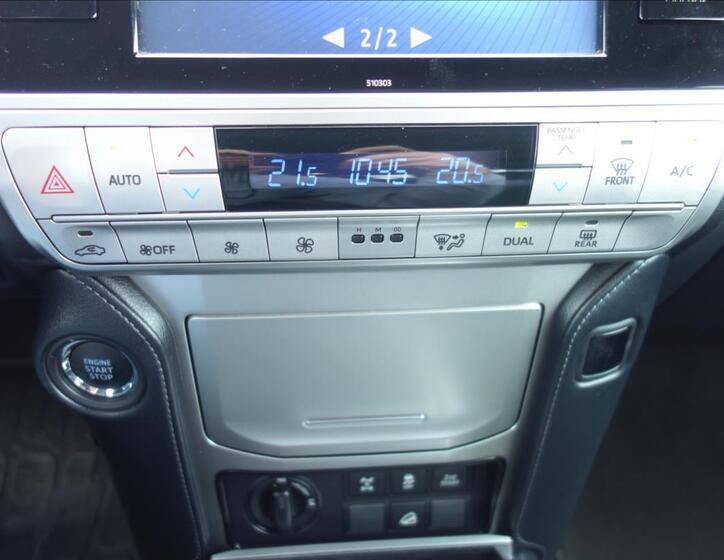 Toyota Land Cruiser 30