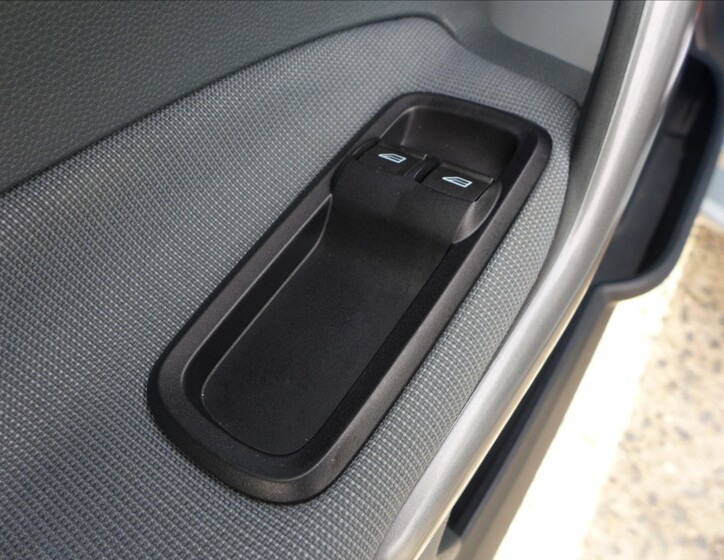 Ford Fiesta 12