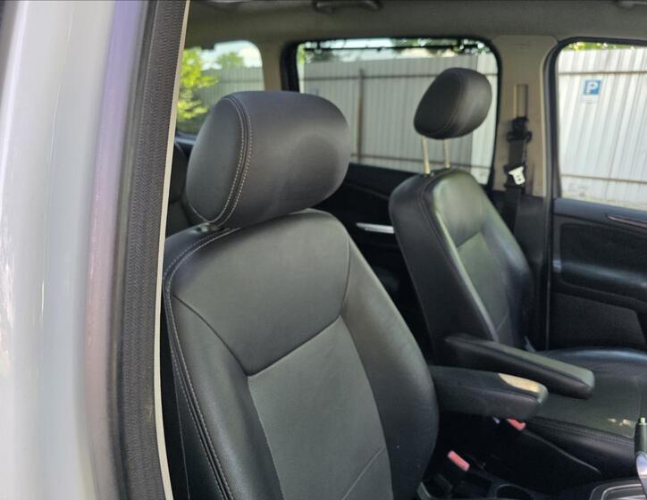 Ford Galaxy 34