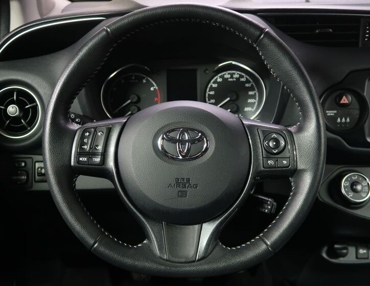 Toyota Yaris 14