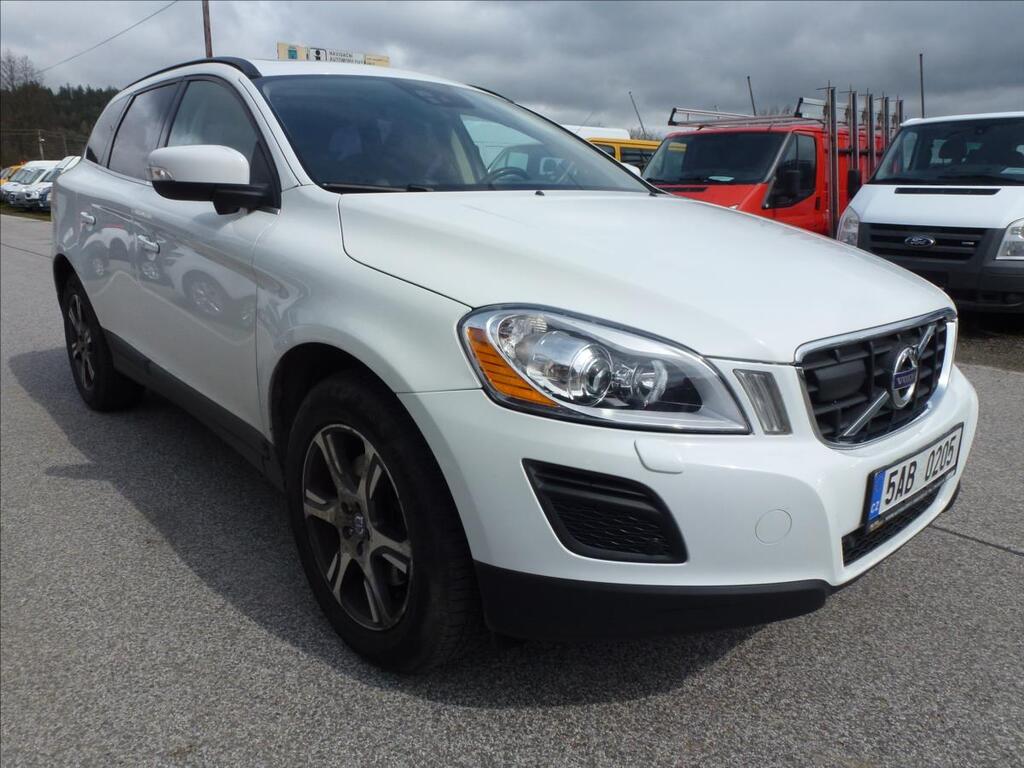 Volvo XC60 4