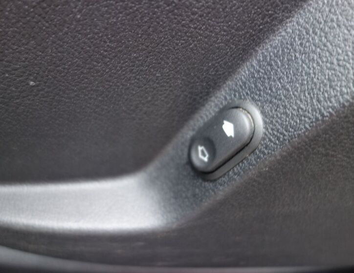 Ford Galaxy 18