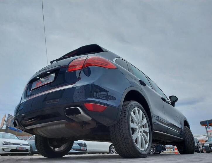 Porsche Cayenne 63