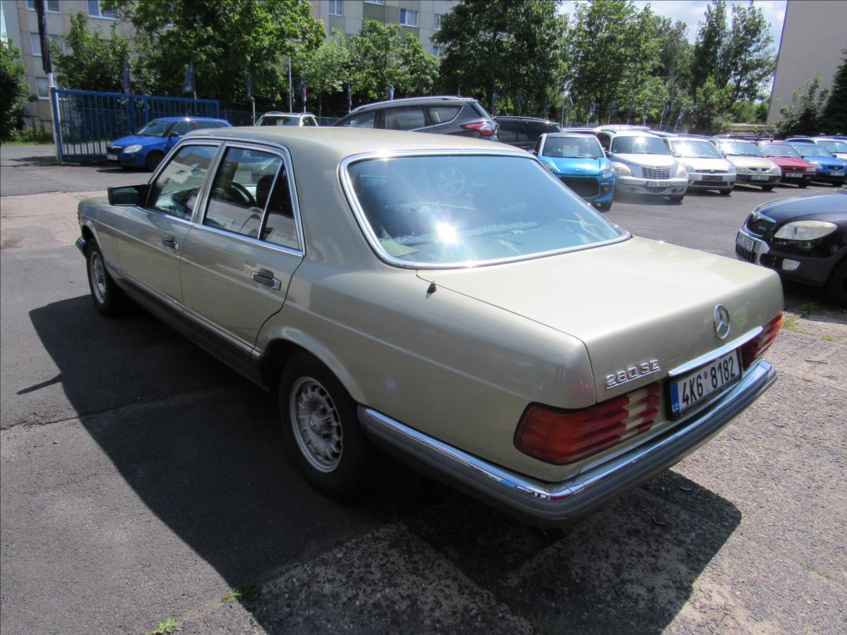 Mercedes-Benz 126