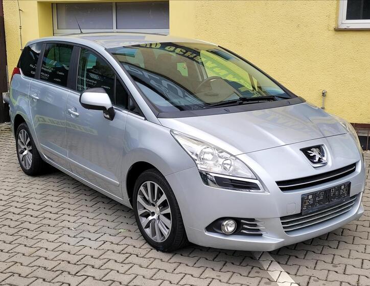 Peugeot 5008 1