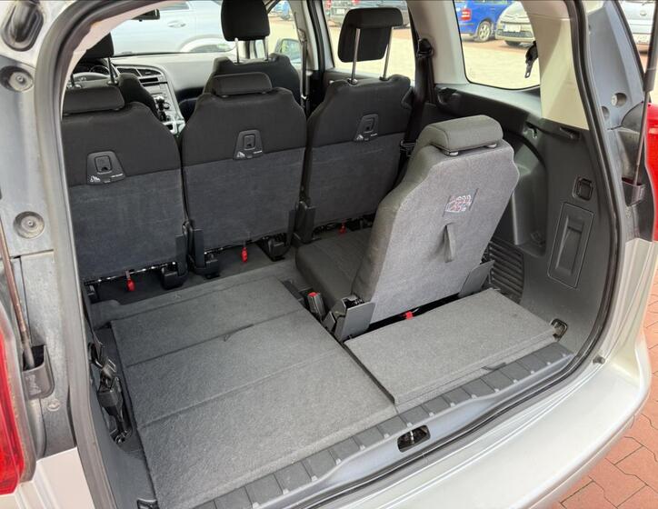 Peugeot 5008 16