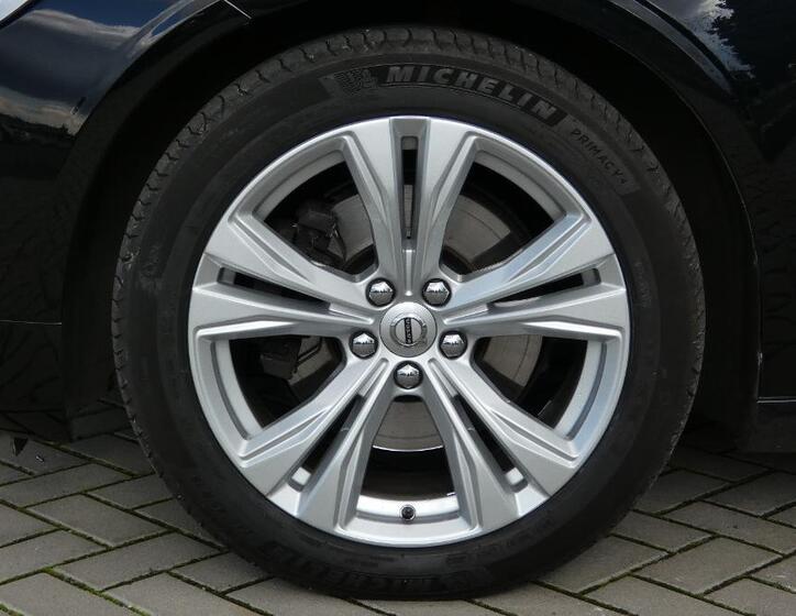Volvo V90 23
