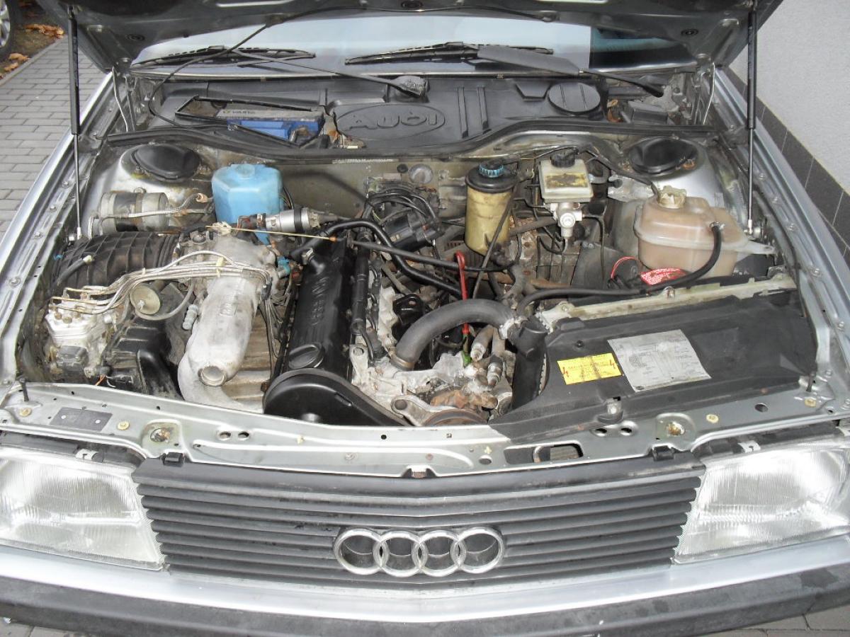 Audi 100