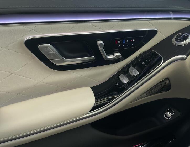 Mercedes-Benz Třídy S 12