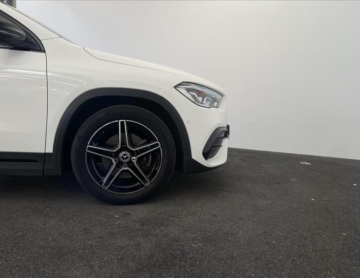 Mercedes-Benz GLA 21