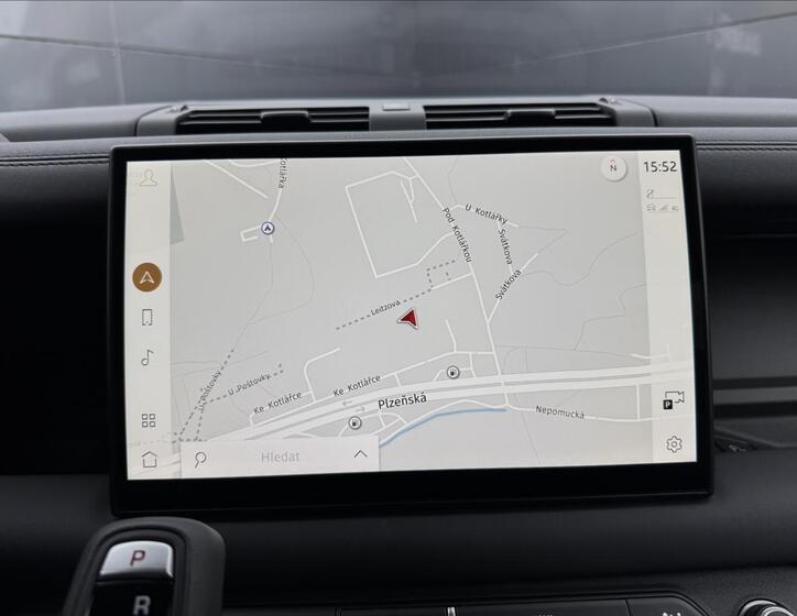 Land Rover Defender 18