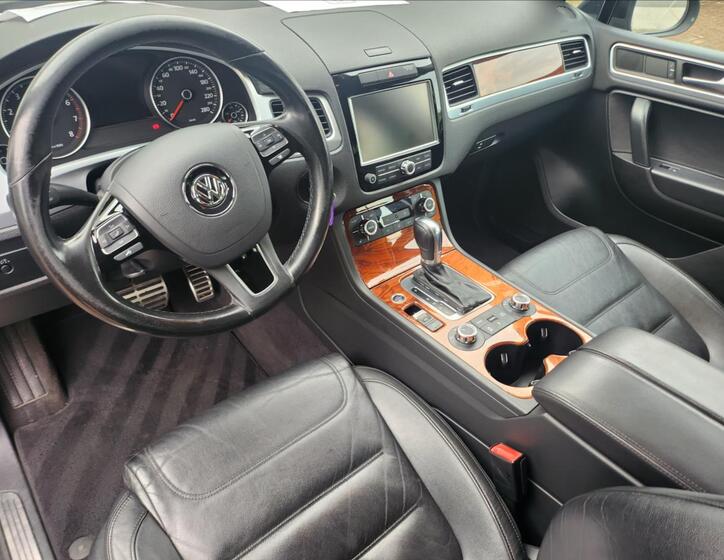 Volkswagen Touareg 11