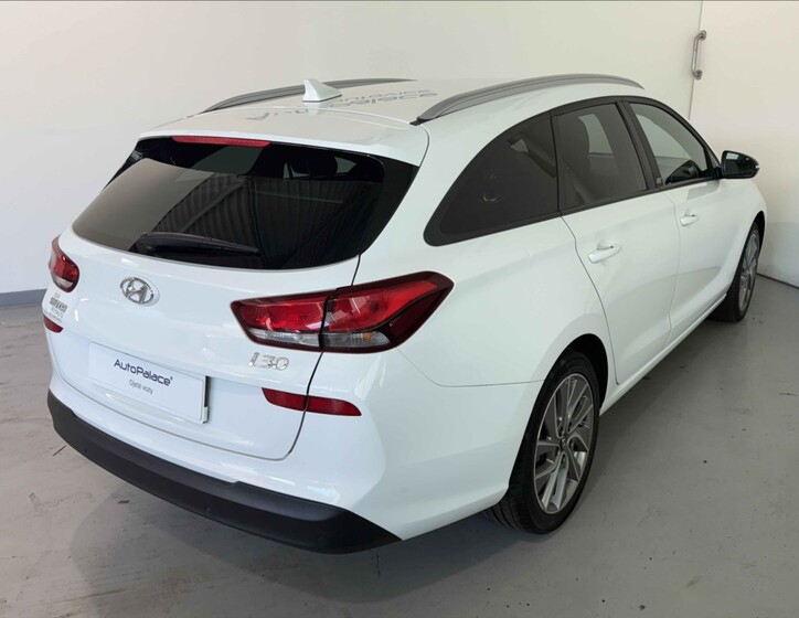 Hyundai i30 4