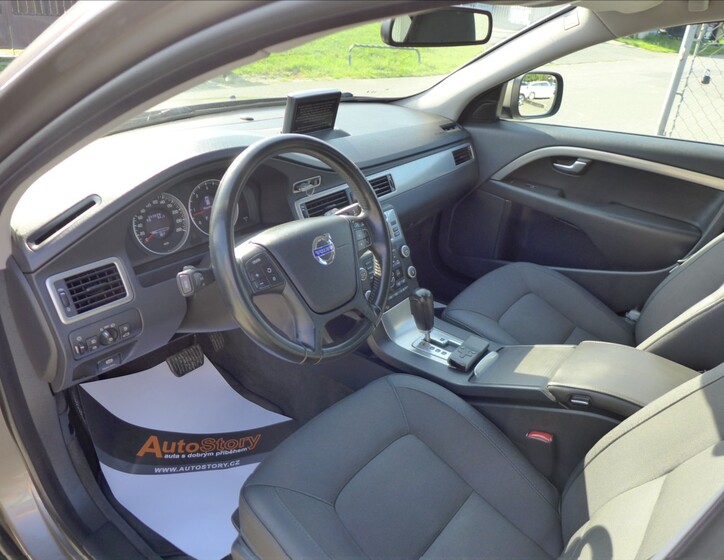 Volvo XC70 15