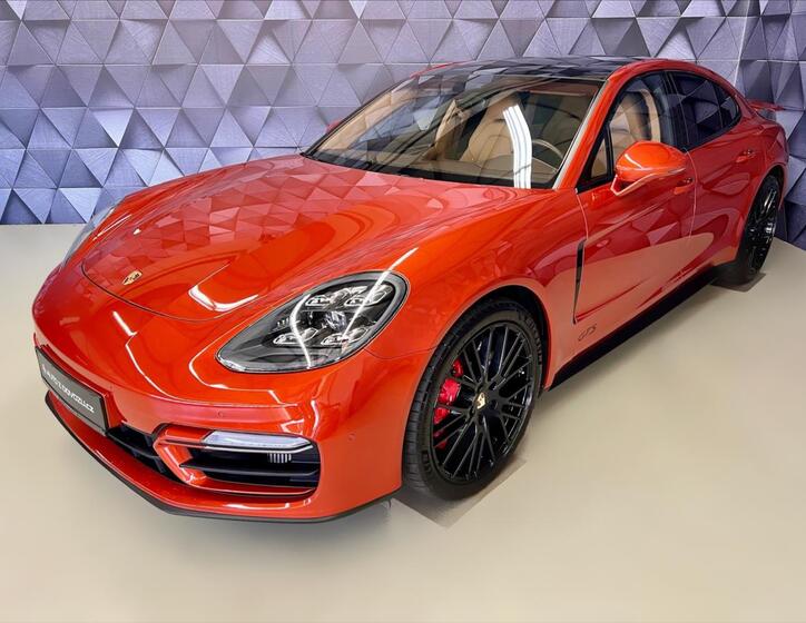 Porsche Panamera 1