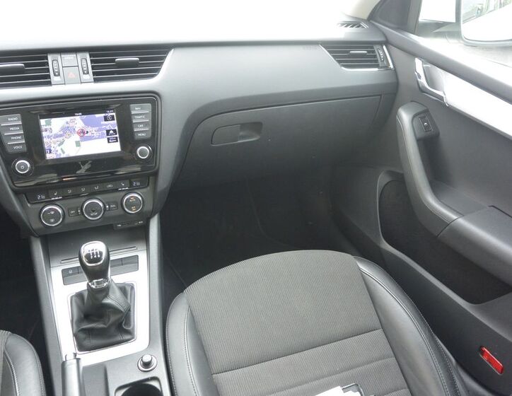 Škoda Octavia 14