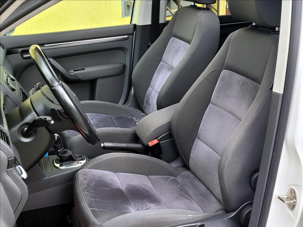 Volkswagen Touran 27