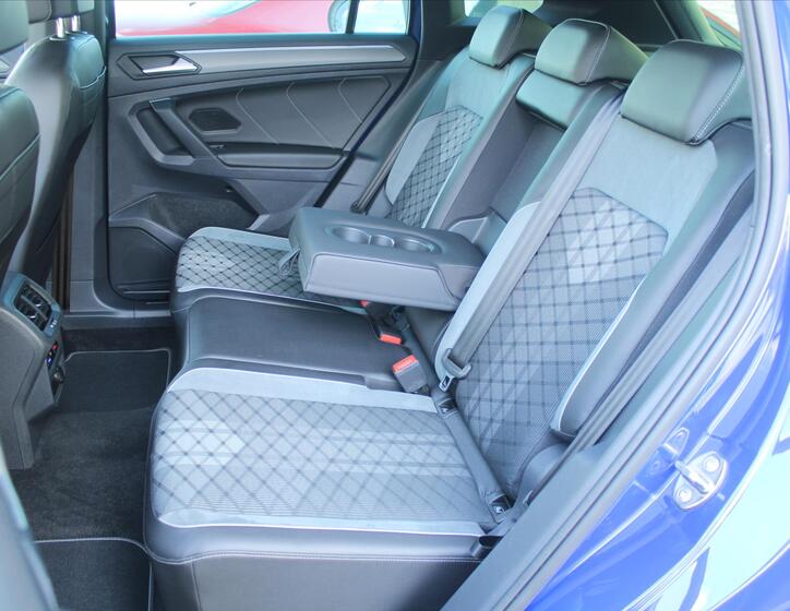 Volkswagen Tiguan 9