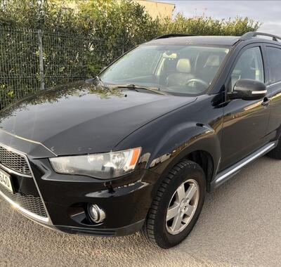 Mitsubishi Outlander 1